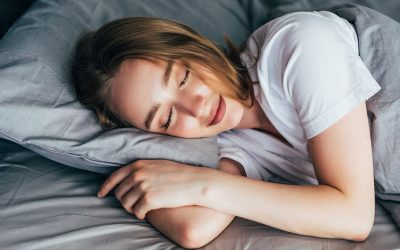 Hoe belangrijk slaap echt is voor spiergroei en vetverlies